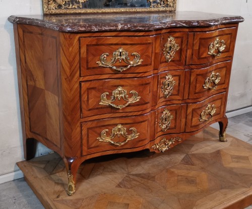 Furniture  - Important chest of drawers  &quot;à la Régence&quot; from the beginning Louis XV