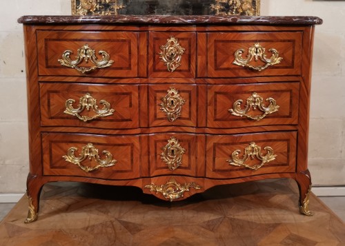 Important chest of drawers  &quot;à la Régence&quot; from the beginning Louis XV - 