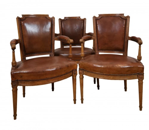 Suite de trois fauteuils d'époque Louis XVI, vers 1785 - 1788