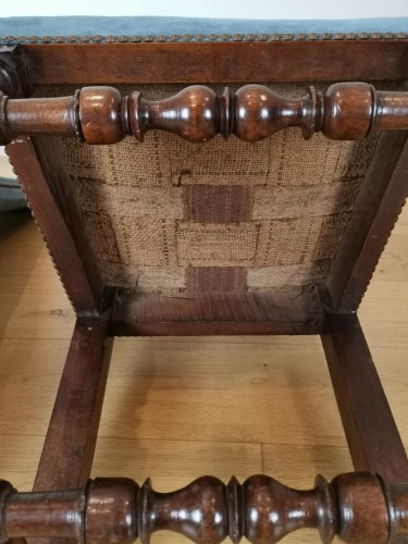 Antiquités - A Louis XIII set of six walnut chairs