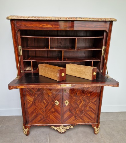 A Régence Ormolu-monted Kingwood And Satin Venerered Secretaire By Doirat - Louis XV