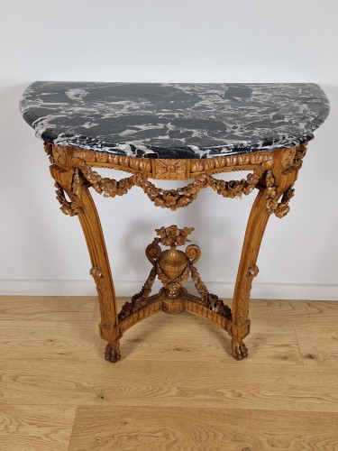 A Louis XVI Greek-neoclassical console  18th Century Circa 1781 - Furniture Style Louis XVI
