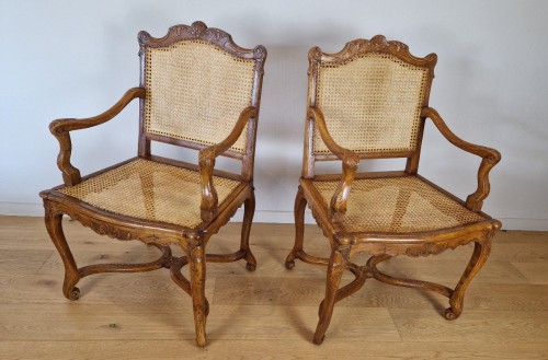 Suite de quatre fauteuils cannés d’époque Régence, vers 1715 - Sérignan Antiquités