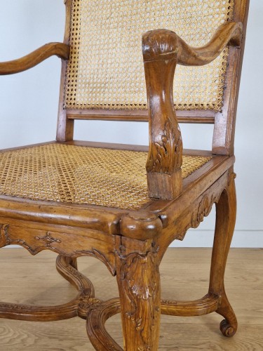Antiquités - Suite de quatre fauteuils cannés d’époque Régence, vers 1715