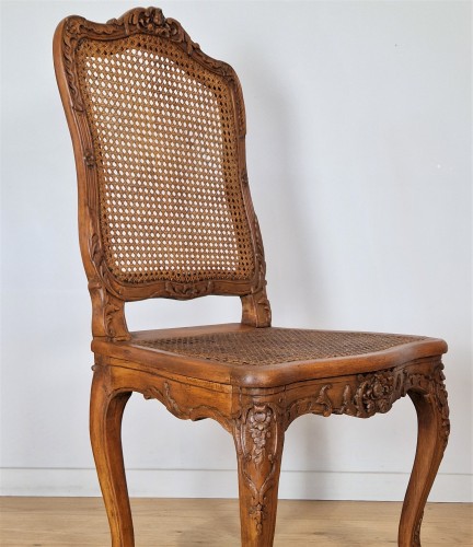 Antiquités - Suite de quatre chaises d’époque Louis XV, vers 1740.