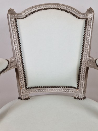 Antiquités - Paire de fauteuils Louis XVI, estampillés Pierre Brizard