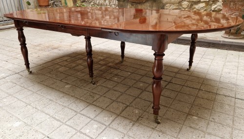 A Solid mahogany extending dining Table late18th early 19th Century  - 