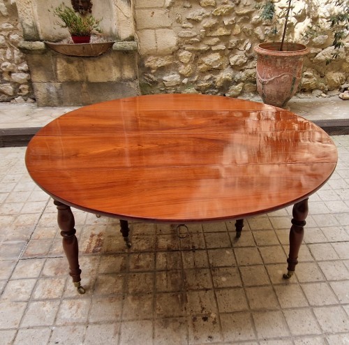 Directoire - A Solid mahogany extending dining Table late18th early 19th Century 