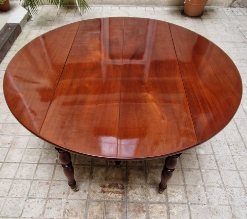 Antiquités - A Solid mahogany extending dining Table late18th early 19th Century 