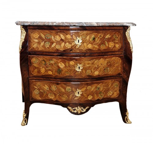 Commode d’entre deux d’époque Louis XV en marqueterie de fleurs