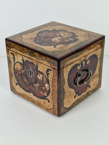 Objects of Vertu  - A Louis XV box stamped by Jean François Hache à Grenoble