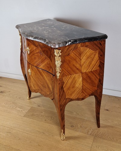 XVIIIe siècle - Commode Louis XV Estampillée Christophe Wolff