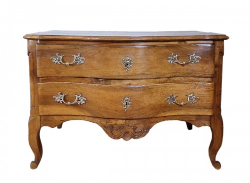 A Louis XV chest of drawers attributed to Jean-françois Hache 