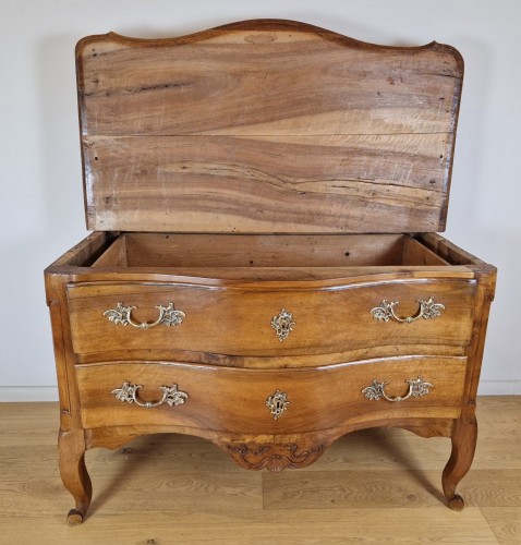 XVIIIe siècle - Commode d’époque Louis XV attribuée à Jean François Hache