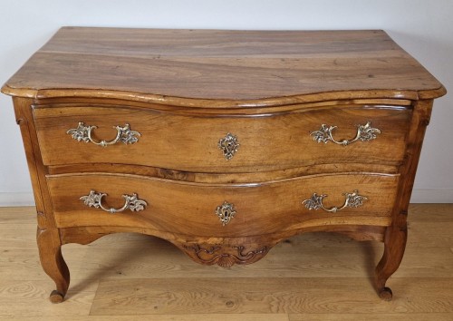 A Louis XV chest of drawers attributed to Jean-françois Hache  - Louis XV