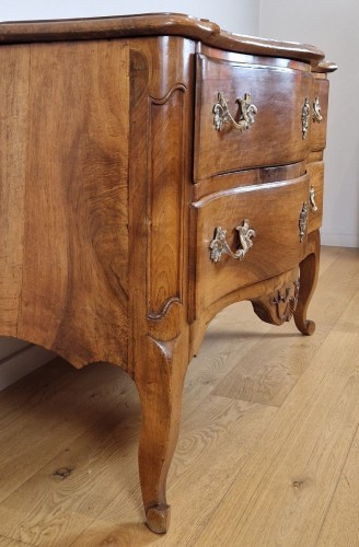 Antiquités - A Louis XV chest of drawers attributed to Jean-françois Hache 