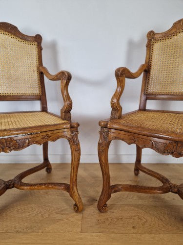 Antiquités - Paire de fauteuils d'époque Régence vers 1715-1720