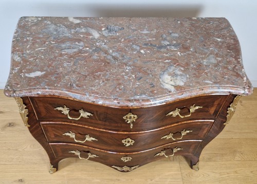 Commode Louis XV Estampillée Laurent-Charles Birclet - Louis XV