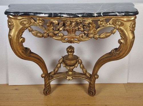 Console en bois doré d’époque Louis XV, Aix en Provence vers 1760 - Mobilier Style Louis XV