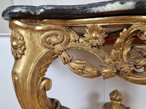 Console en bois doré d’époque Louis XV, Aix en Provence vers 1760 - Louis XV