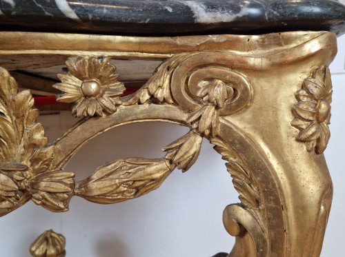 Antiquités -  A Louis XV giltwood console, circa 1760