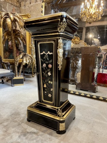 Antiquités - Pedestal in Boulle style  marquetery