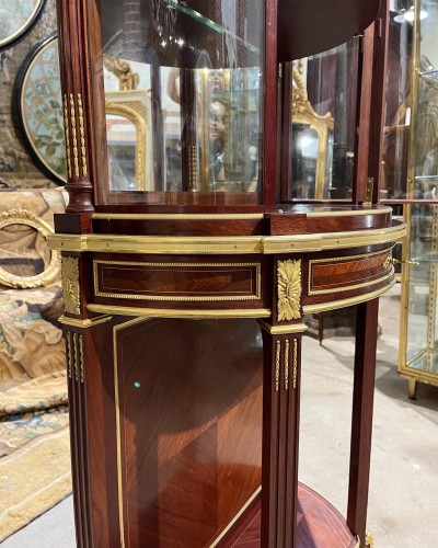 Napoléon III -  Paul Sormani (1817-1877) f - Late 19thh century  Curved showcase