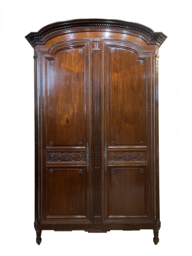 Armoire bordelaise en acajou d’époque Louis XVI