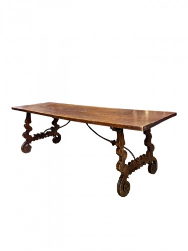 17th century Spanish walnut Table