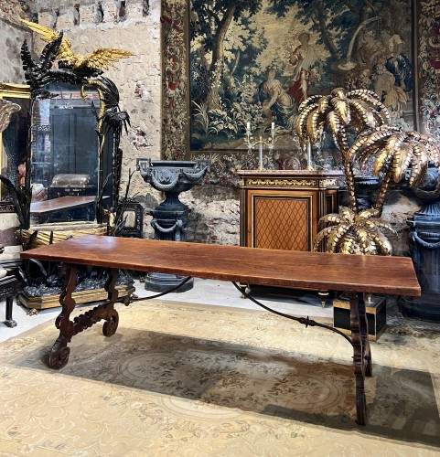 Mobilier Table & Guéridon - Table espagnole du XVIIe siècle en noyer et fer forgé