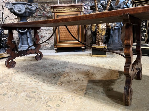 Table espagnole du XVIIe siècle en noyer et fer forgé - Louis XIV