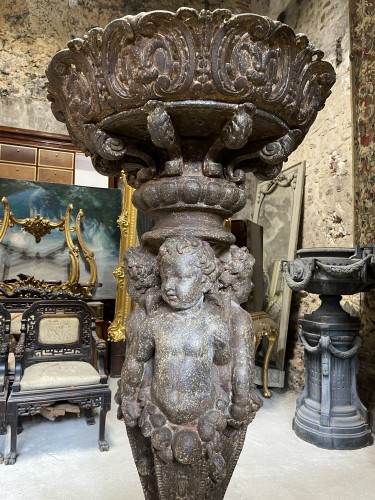 Jardinière aux trois Putti en fonte de fer du Val d’Osne XIXe siècle - Antiquités Simon