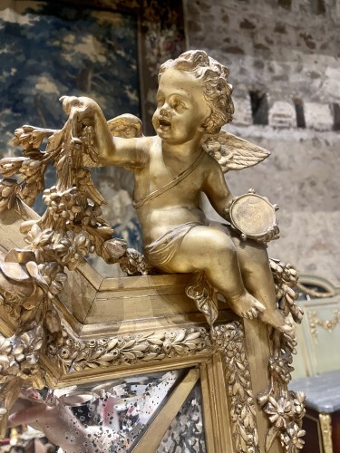 Antiquités - Miroir Napoléon III en bois doré aux angelots musiciens