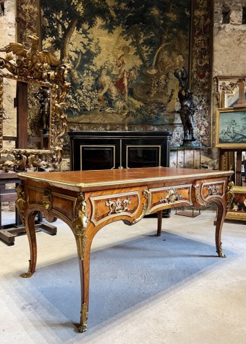 Bureau fin XIXe d’après Charles Cressent - Mobilier Style Napoléon III