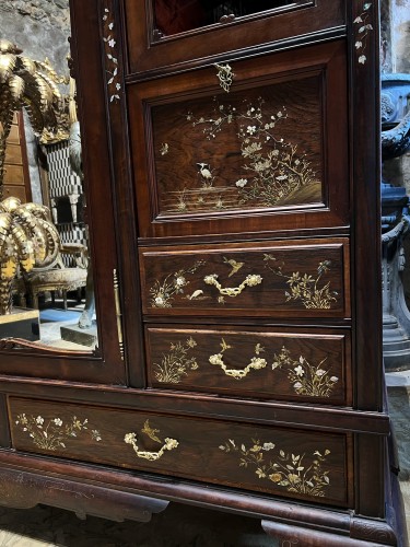 Napoléon III - Japanese lacquer bookcase attributed to Perret and Vibert