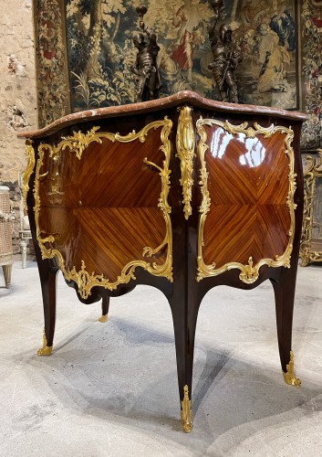 Mobilier Commode - Commode sauteuse en marqueterie de bois de rose fin 19e siècle