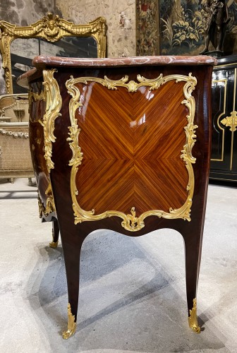 Antiquités - Commode sauteuse en marqueterie de bois de rose fin 19e siècle