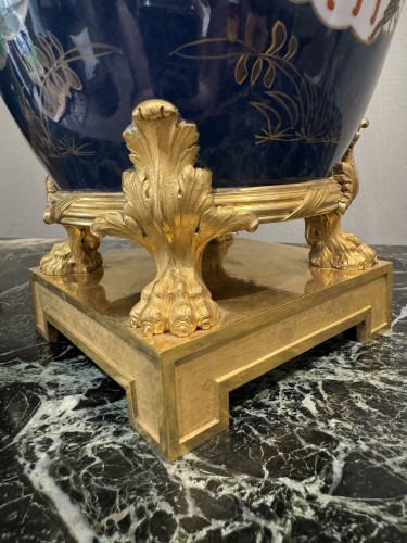 Napoléon III - Paire de pots pourris par l’Escalier de Cristal, porcelaine de Samson fin XIXe siècle