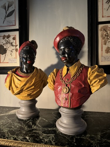 XIXe siècle - Paire de bustes de nubiens en régule patiné XIXe siècle