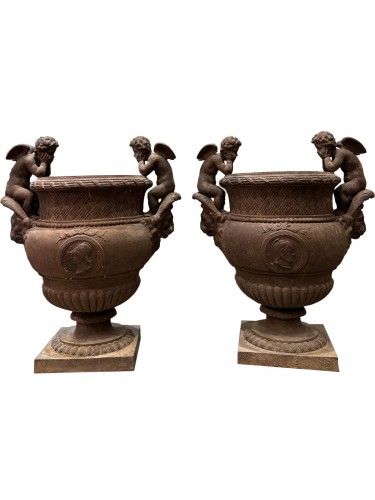 Pair of cast-iron vases after Claude Ballin du Val d&#039;Osne 19th century