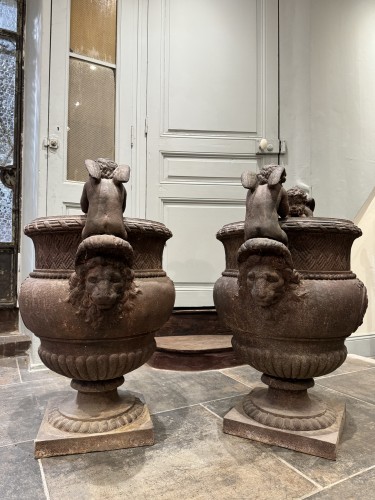 Paire de vases en fonte d’après Claude ballin du Val d’Osne XIXe siècle - Antiquités Simon