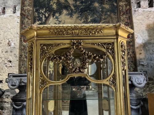Napoléon III - Vitrine en bois doré d’époque Napoléon III