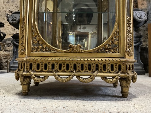 Antiquités - Vitrine en bois doré d’époque Napoléon III