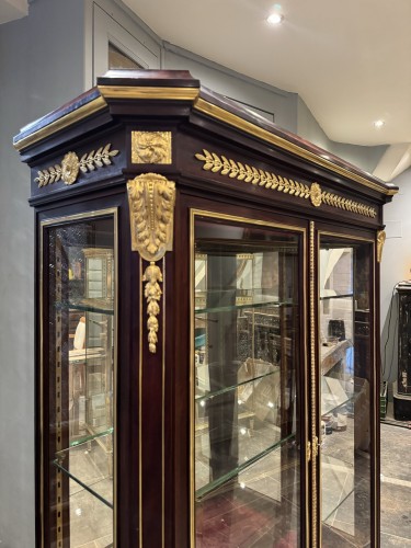 Vitrine Napoléon III en acajou et bronzes dorés - Antiquités Simon