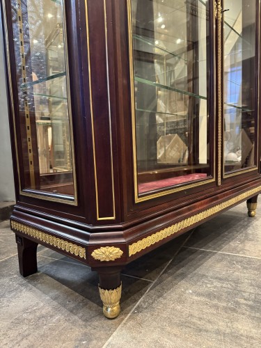 19th century - Napoleon III display Cabinet in mahogany and gilded bronzes