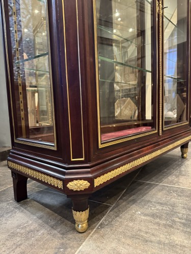 XIXe siècle - Vitrine Napoléon III en acajou et bronzes dorés