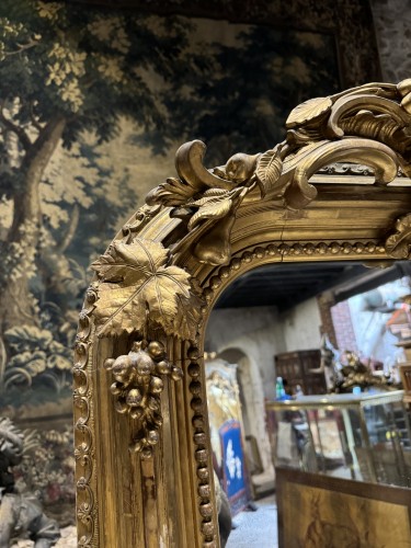 Napoléon III - Miroir de cheminée « aux Vignes » en bois doré d’époque Napoléon III