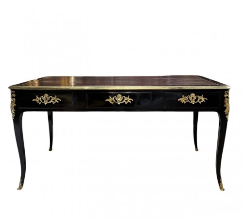 Bureau plat d’époque Louis XV estampillé de Pierre Bonnemain
