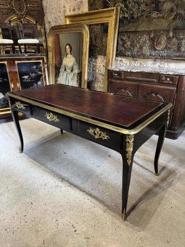 Bureau plat d’époque Louis XV estampillé de Pierre Bonnemain - Mobilier Style Louis XV