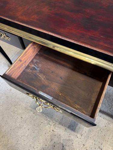 XVIIIe siècle - Bureau plat d’époque Louis XV estampillé de Pierre Bonnemain